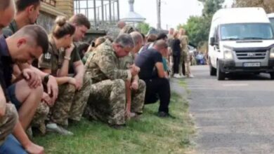 «На-колени!»:-Скандал-на-похоронной-процессии-ВСУ-в-Киеве-попал-на-камеру.-Патриотизм-приходиться-показывать-силой