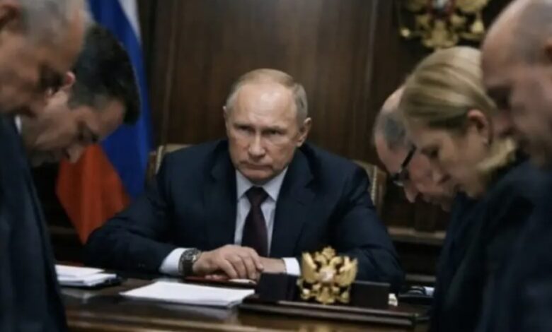 Приказ-Путина-просто-саботируют.-Кабинеты-чиновников-наводняют-ложные-герои