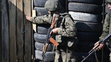 Бойцы-ВС-РФ-взяли-в-плен-украинцев-с-помощью-камня